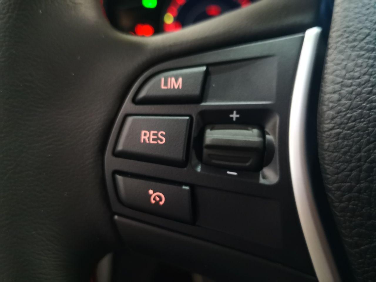 кнопки на руле BMW F36