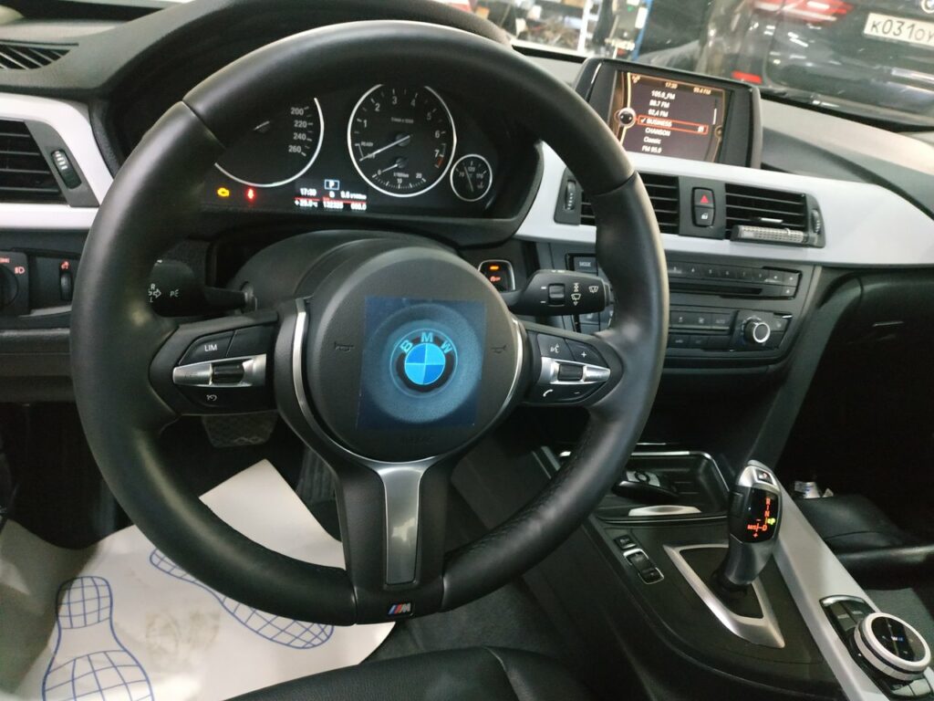 Замена руля bmw f10