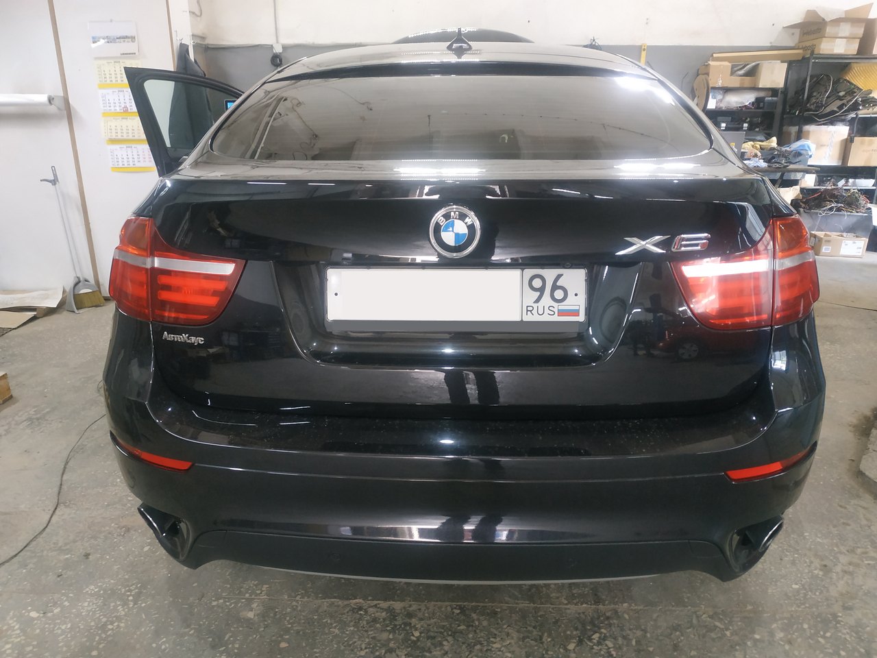 BMW X6 E71, вид сзади