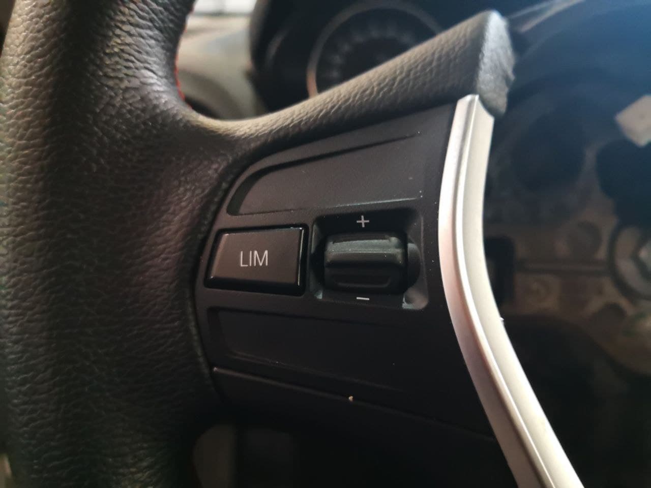 Одна кнопка LIM на руле