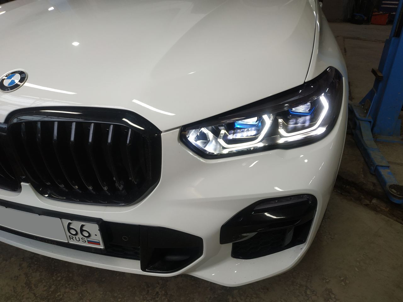 Новые лазерные фары на BMW G05 X5