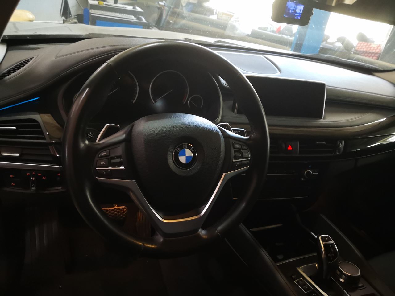 спортивный руль на BMW X5 F15 2015