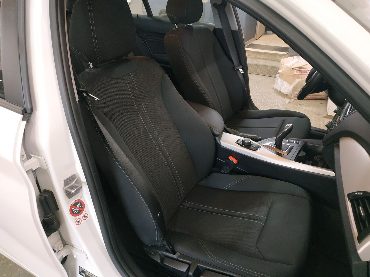 передние сидения без электропривода, BMW F20