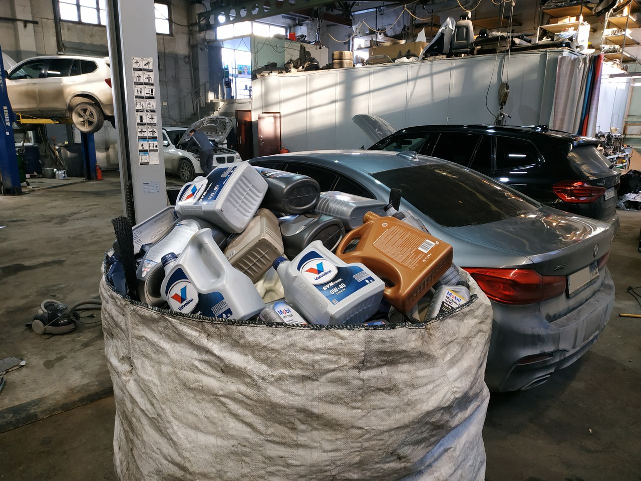 Утилизация пластиковой тары от моторного масла и технических жидкостей в BMWupgrade