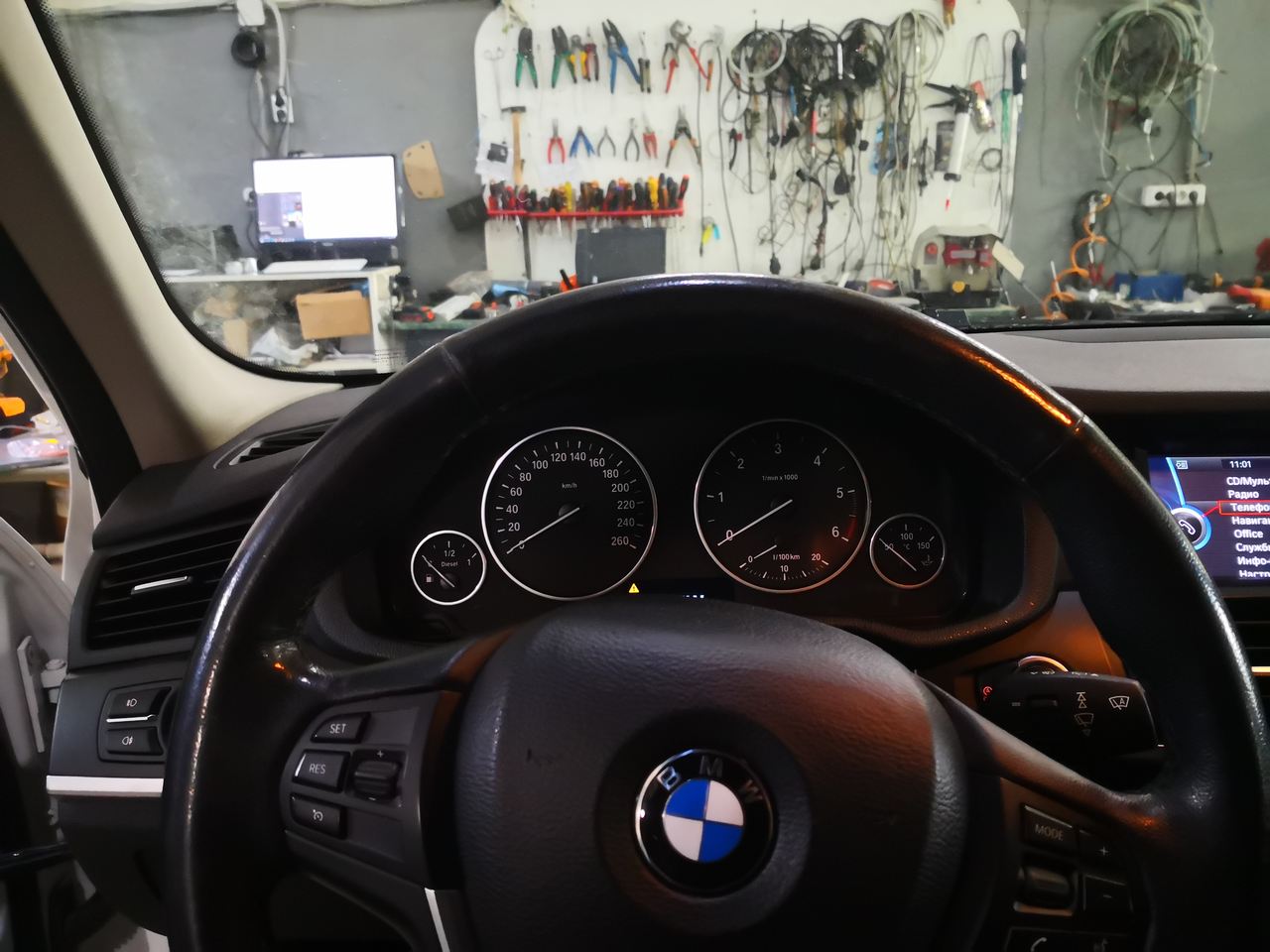 BMW X3 F25 20d 2015 г.в., стоковая панель приборов