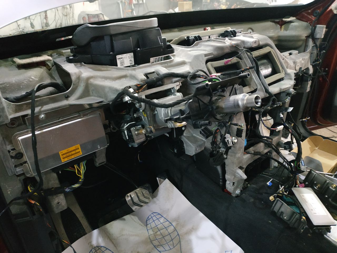 Снятие центральной консоли и панели приборов, BMW X6 F16