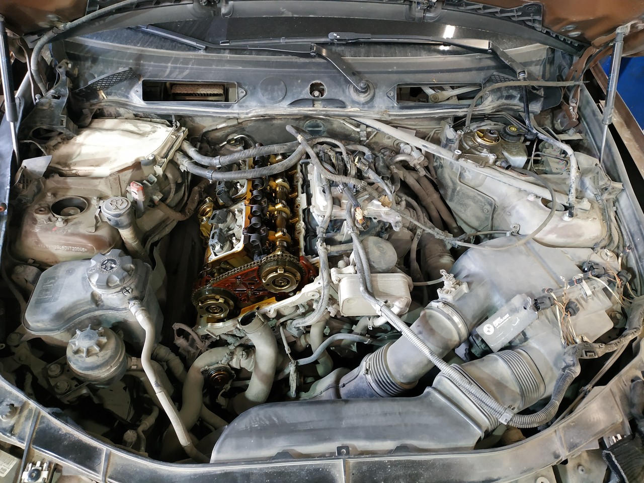 Замена прокладки клапанной крышки, BMW X1 E84