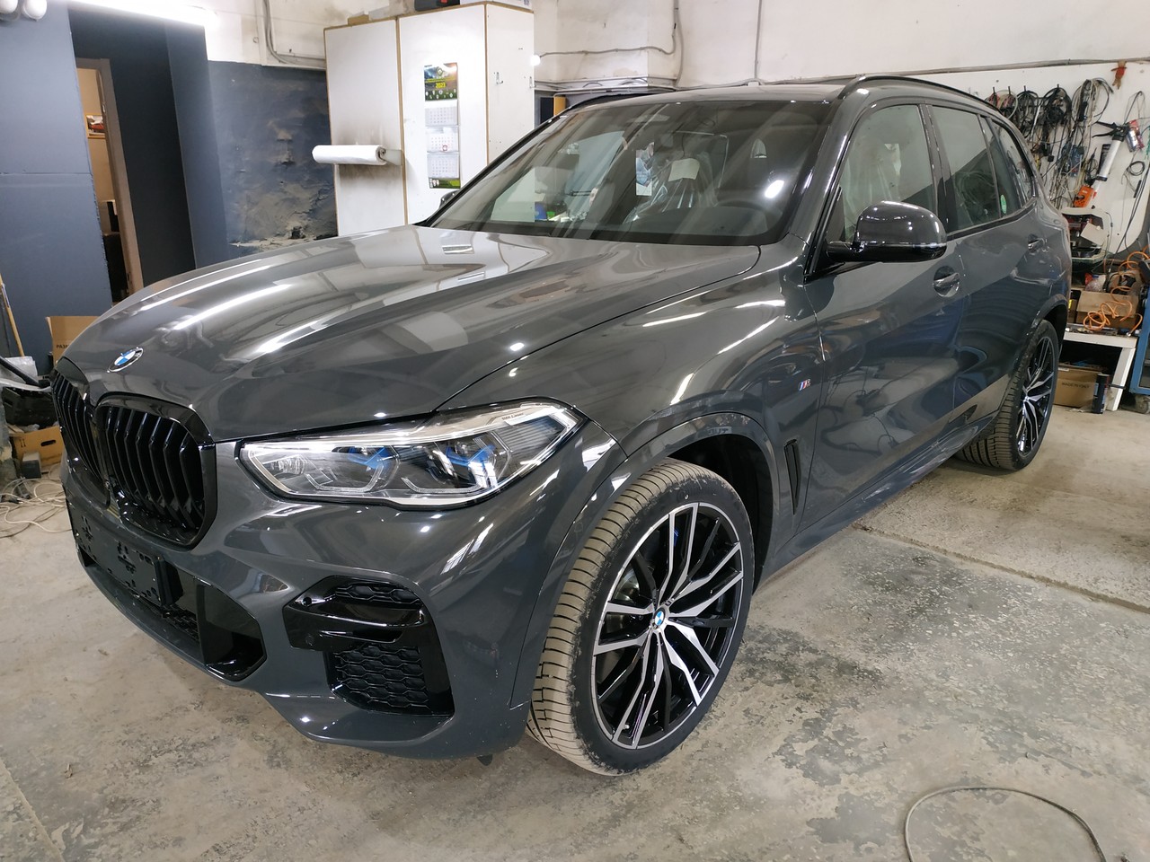 дооснащение BMW X5 G05 40d 2022 г.в. в сервисе BMWupgrade, Екатеринбург