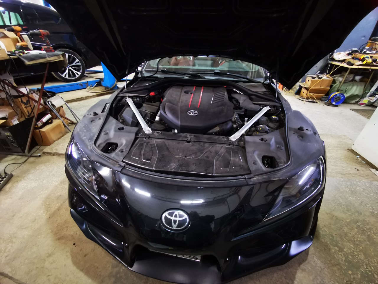 подкапотная компоновка Toyota Supra