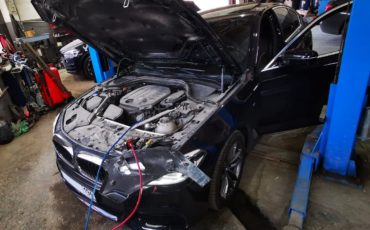 G30 530d, заправка кондиционера в Екатеринбурге
