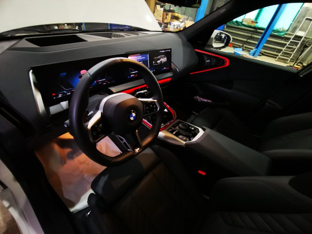 Салон BMW G45 2024