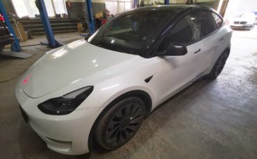 Tesla Y 2022, замена фильтров салона, Екатеринбург