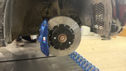 дооснащение MW F25 X3 30d тормозами ///M Performance, Екатеринбург